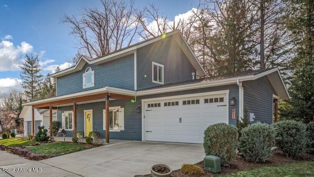 Photo of 411 Louis Ln, Sandpoint, ID 83864 (MLS # 26-2619)