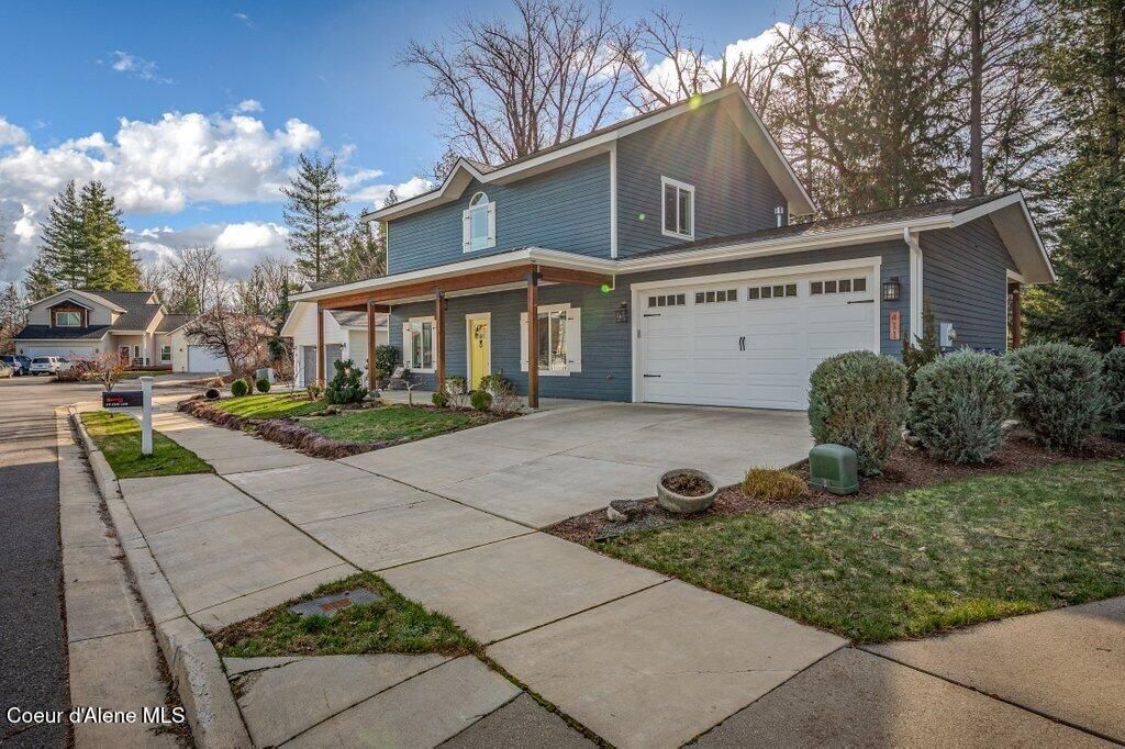 Photo of 411 Louis Ln, Sandpoint, ID 83864 (MLS # 26-2619)