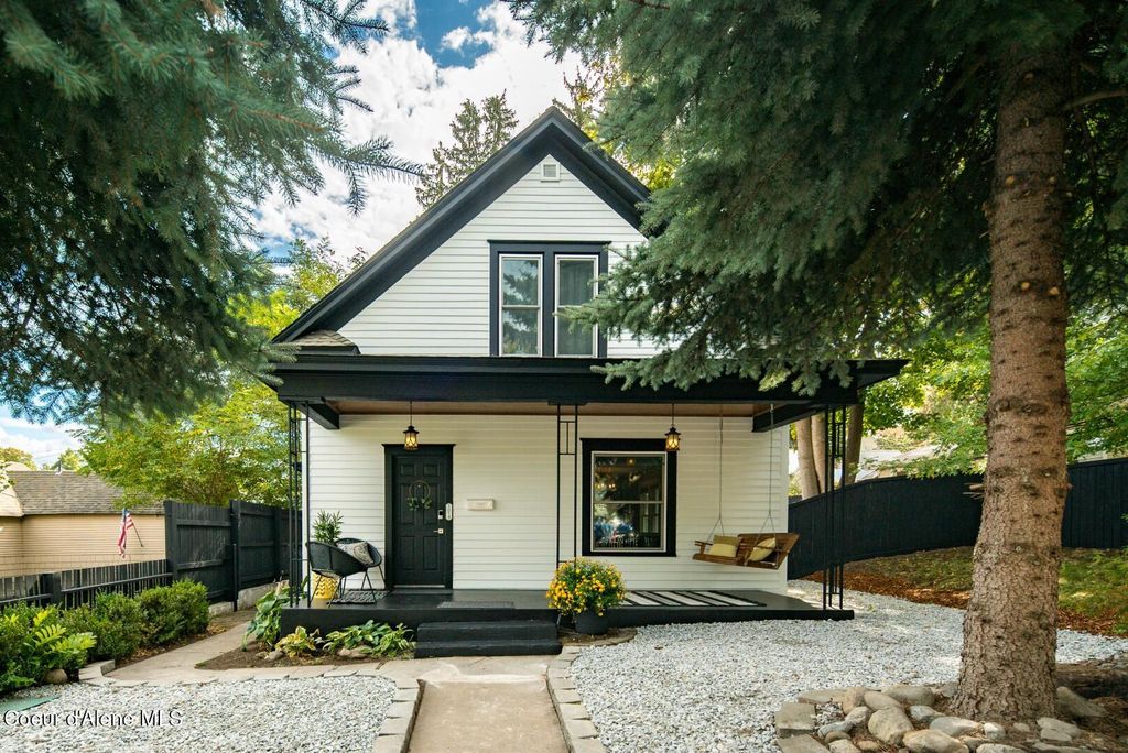 Photo of 1014 INDIANA Ave, Coeur dAlene, ID 83814 (MLS # 25-10165)