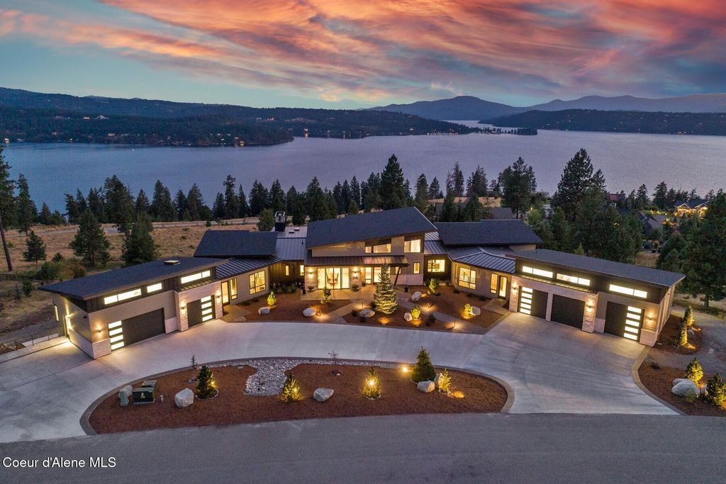 Photo of 2766 Helen Dr, Coeur dAlene, ID 83814 (MLS # 25-1899)