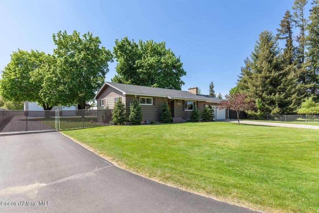 Photo of 5903 Davenport ST, Dalton Gardens, ID 83815 (MLS # 26-4673)