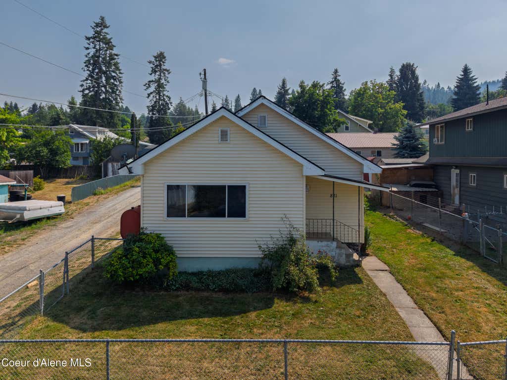 Photo of 821 Washington AVE, St. Maries, ID 83861 (MLS # 26-7991)