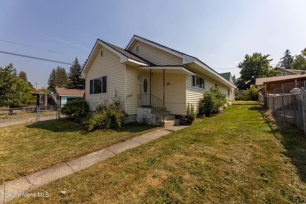 Photo of 821 Washington AVE, St. Maries, ID 83861 (MLS # 26-7991)