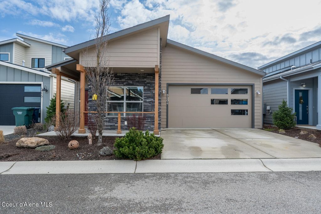 Photo of 3304 ROSALIA Rd, Coeur dAlene, ID 83814 (MLS # 25-7158)