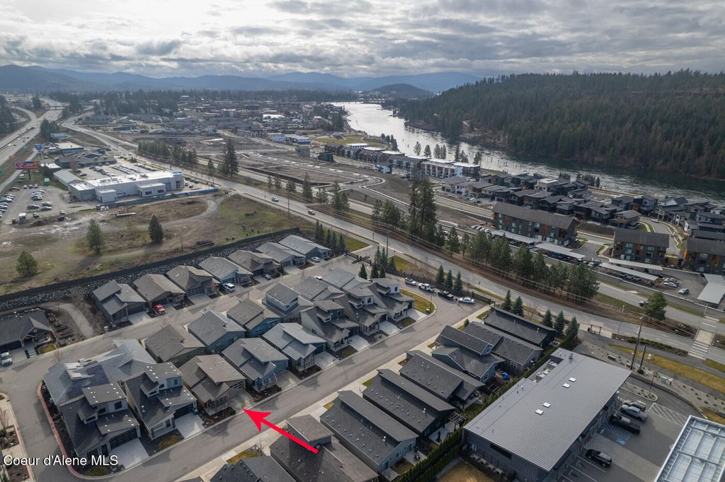 Photo of 3304 ROSALIA Rd, Coeur dAlene, ID 83814 (MLS # 25-7158)