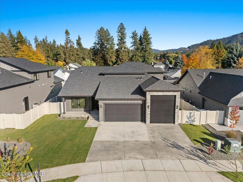 Photo of 9345 Secretariat Ln, Hayden, ID 83835 (MLS # 25-10314)