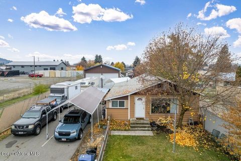 Photo of 50 CLAYTON Ave, Coeur dAlene, ID 83815 (MLS # 25-11465)