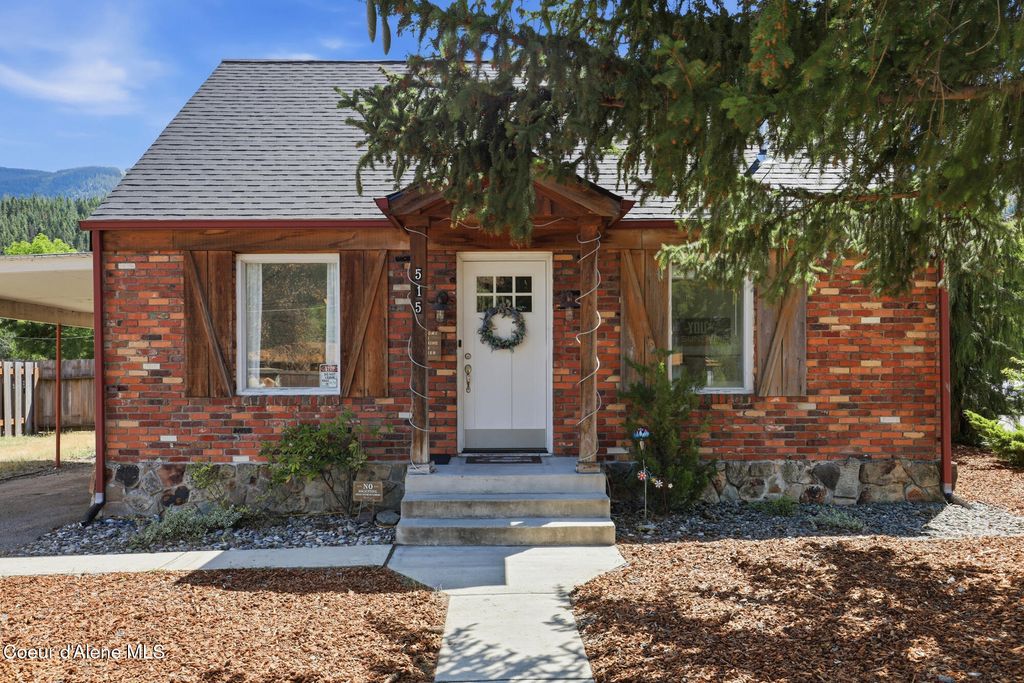 Photo of 515 BUNKER AVE # 1, Kellogg, ID 83837 (MLS # 26-6936)