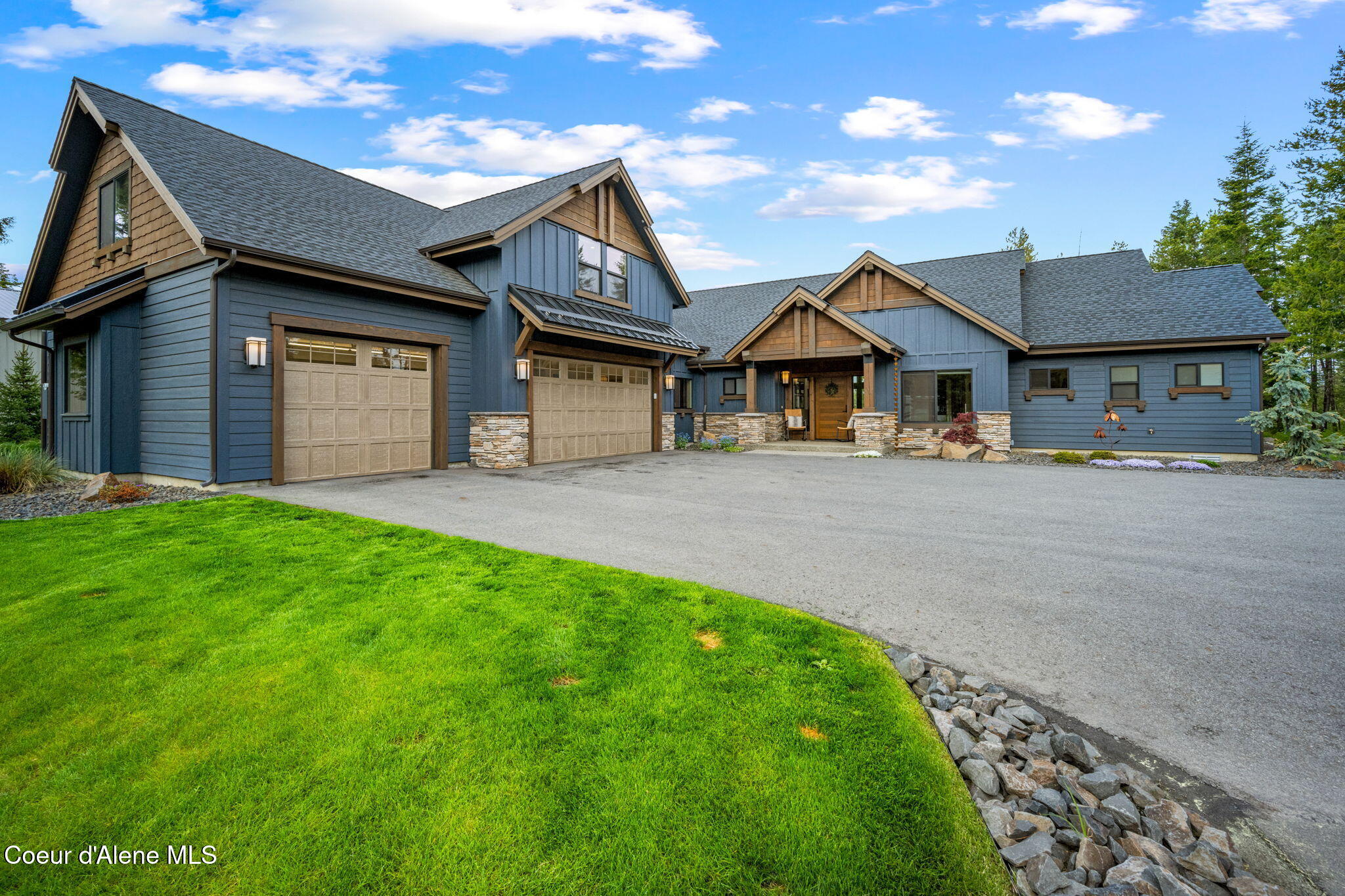 1230 E Amulet Cir, Rathdrum, Alaska image 1