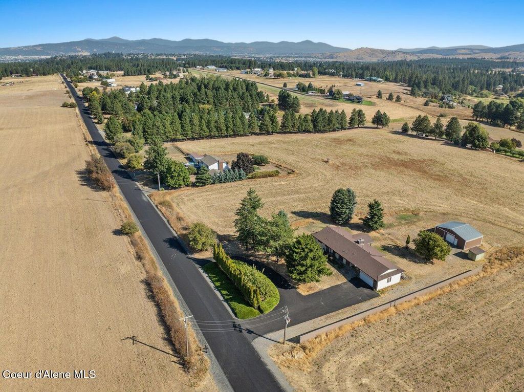 Photo of 5621 Conklin Rd, Greenacres, WA 99016 (MLS # 25-9815)