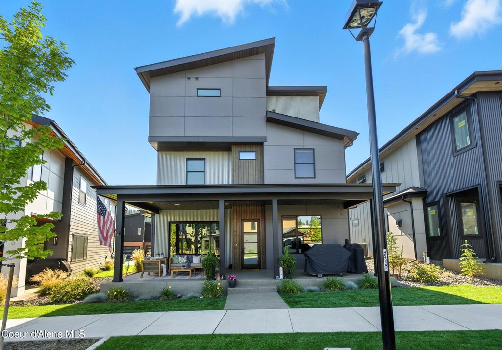 Photo of 2992 LUMBER Ln, Coeur dAlene, ID 83814 (MLS # 25-8915)