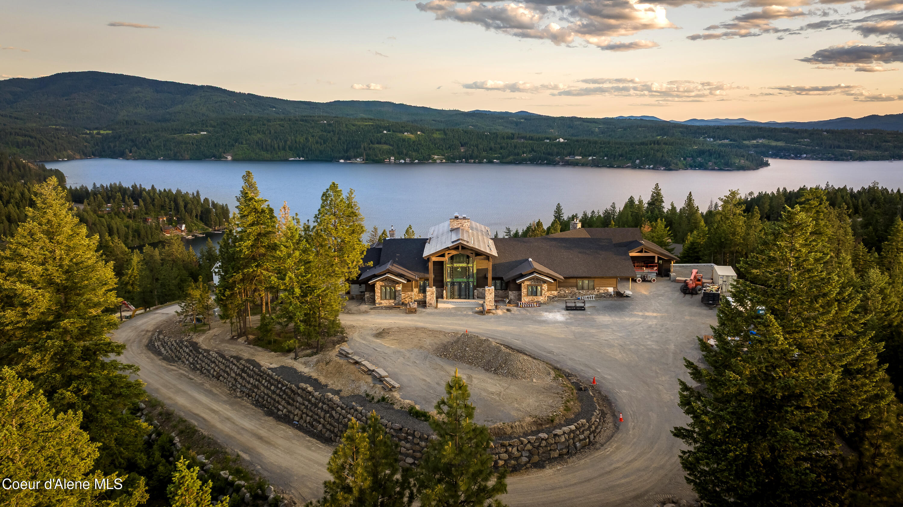Coeur d'Alene, Idaho 83814, United States, 6 Bedrooms Bedrooms, ,6 BathroomsBathrooms,Residential,Active,93485
