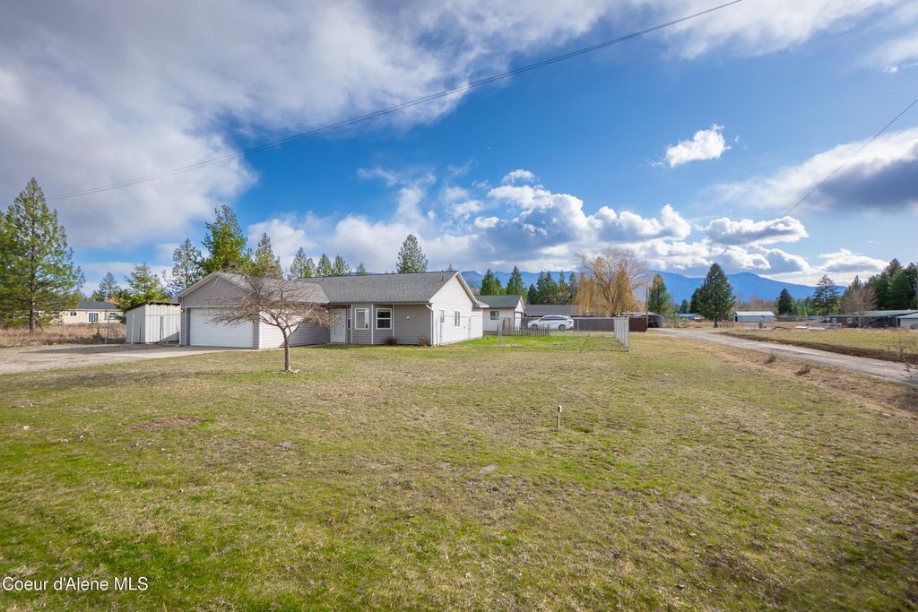 Photo of 152 Cherry Ln, Moyie Springs, ID 83845 (MLS # 26-2069)