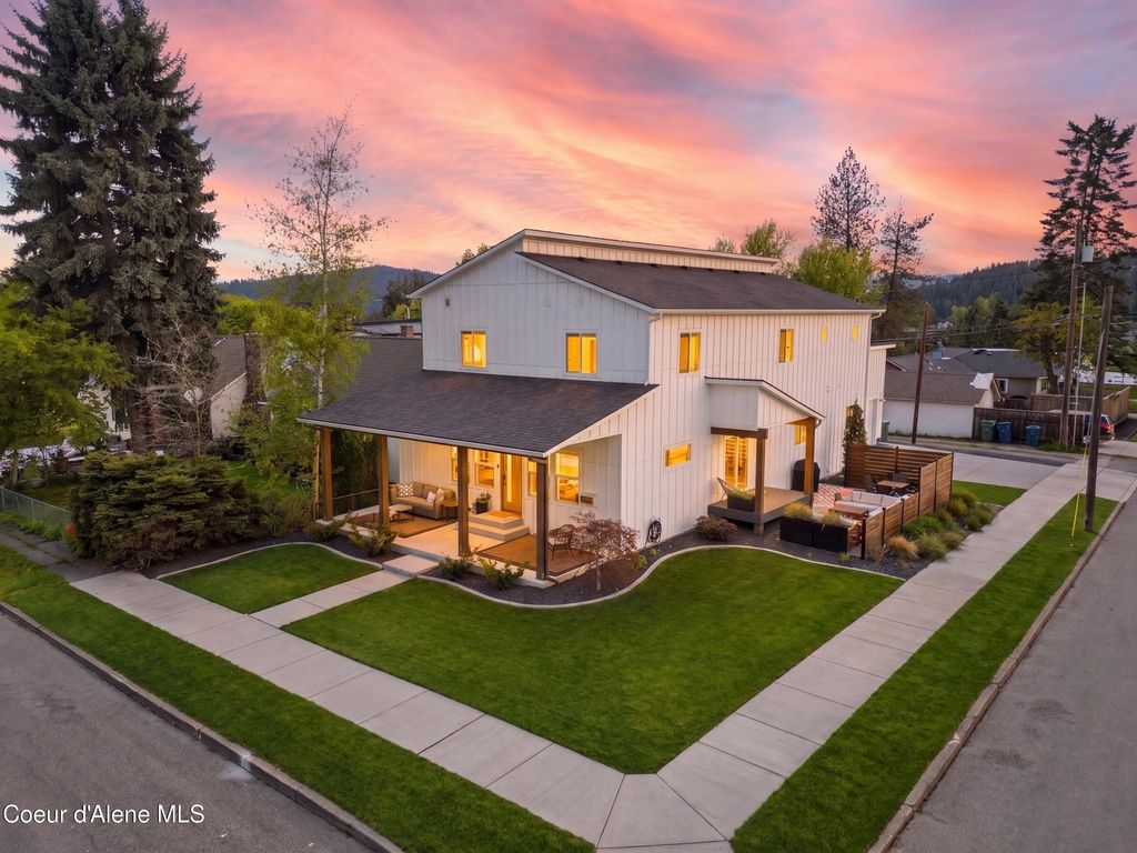 Photo of 919 C St, Coeur dAlene, ID 83814 (MLS # 26-4258)