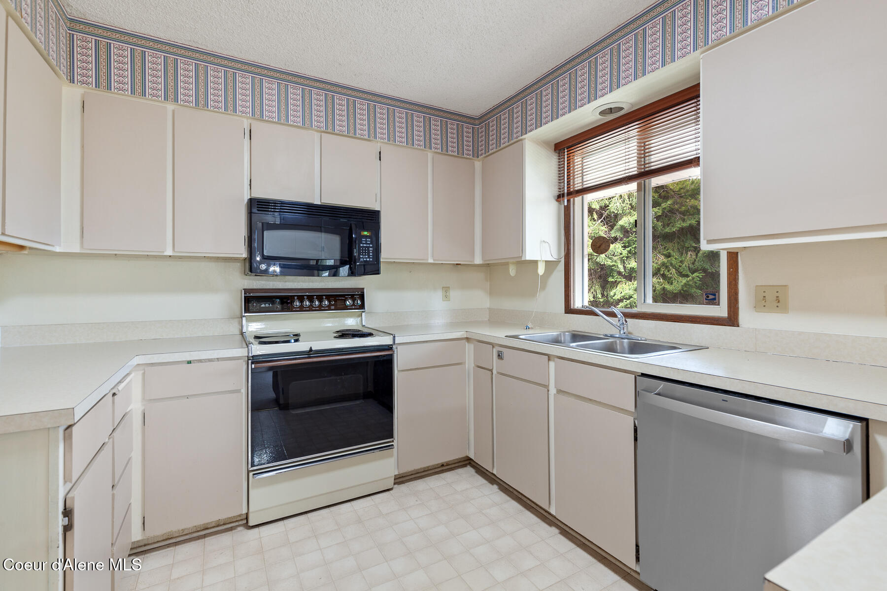 12148 N Kensington Ave, Hayden, Idaho image 9