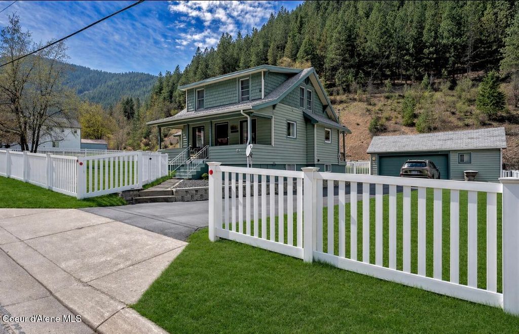 Photo of 332 Main St, Wardner, ID 83837 (MLS # 26-3984)