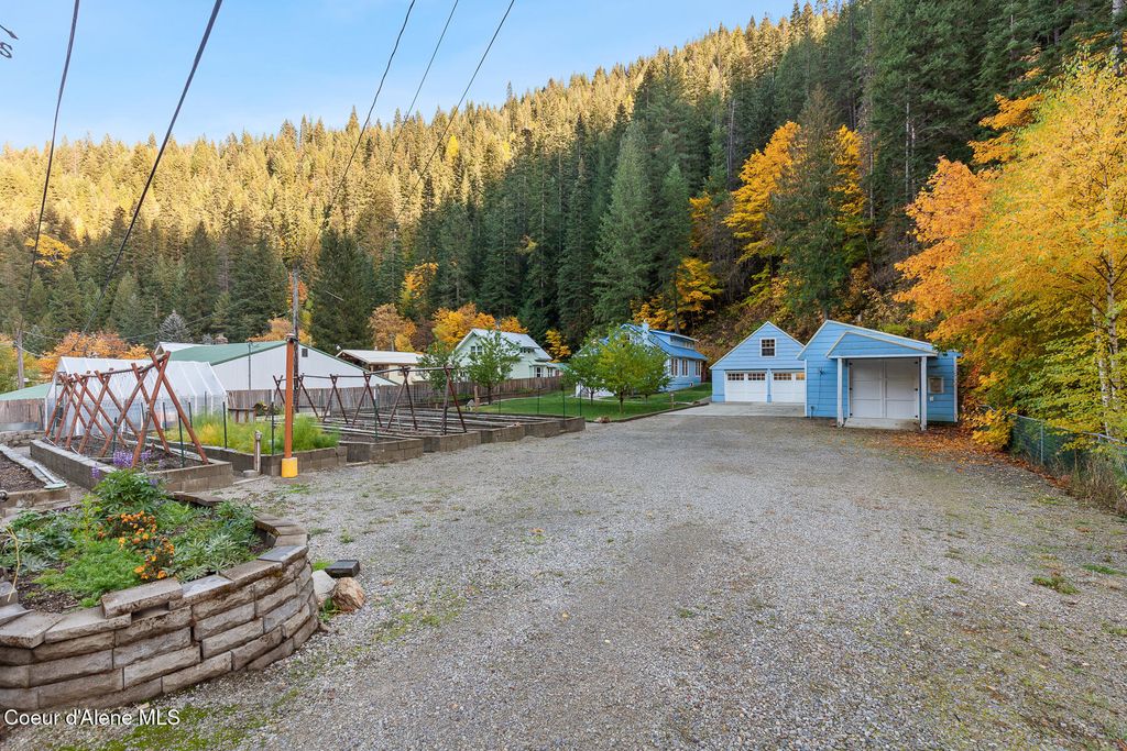 Photo of 191 King St, Wallace, ID 83873 (MLS # 25-10561)