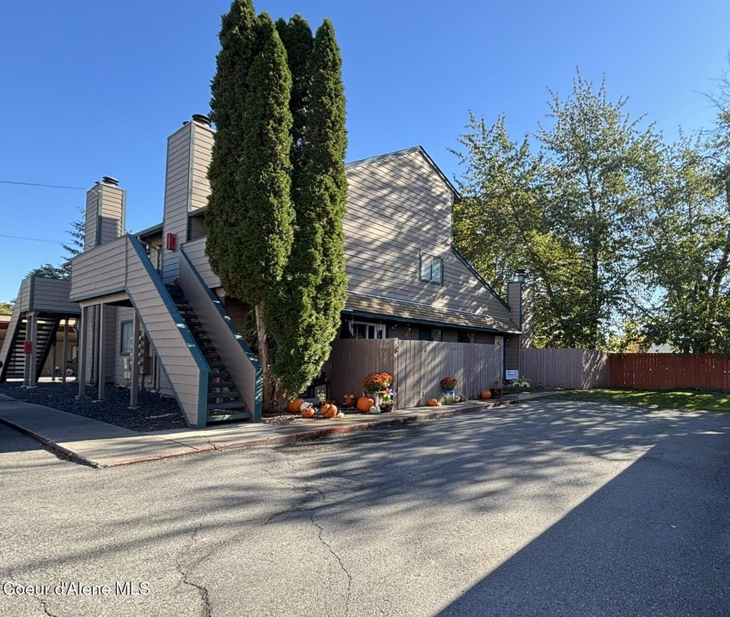 Photo of 124 Willow Tree LN, Hayden, ID 83835 (MLS # 26-10242)
