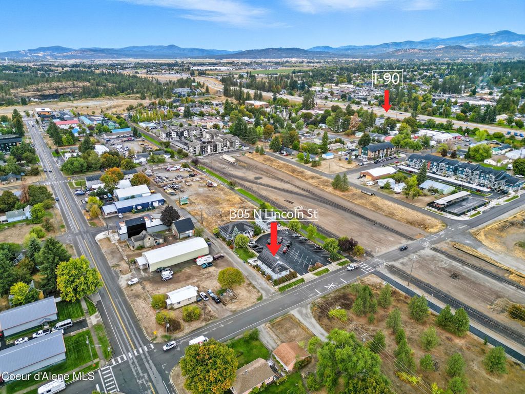 Photo of 305 Lincoln St, Post Falls, ID 83854 (MLS # 25-10338)
