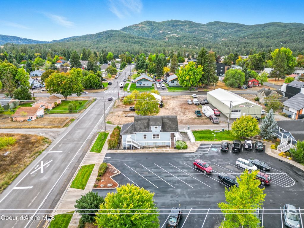 Photo of 305 Lincoln St, Post Falls, ID 83854 (MLS # 25-10338)
