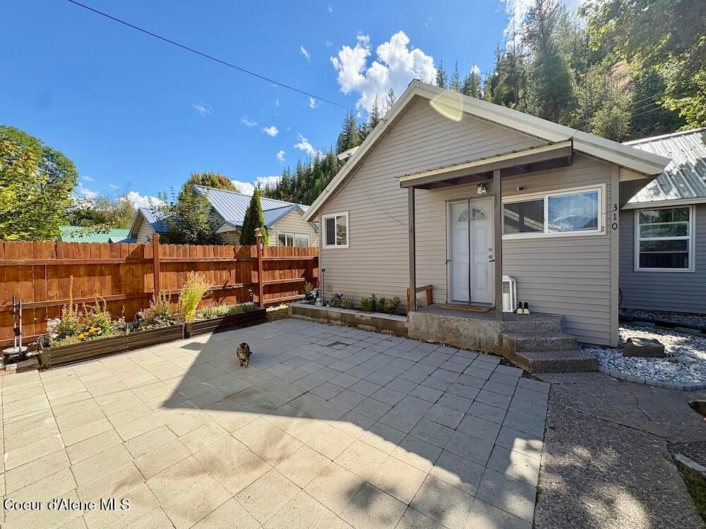 Photo of 310 Hill Ave, Smelterville, ID 83868 (MLS # 26-9207)