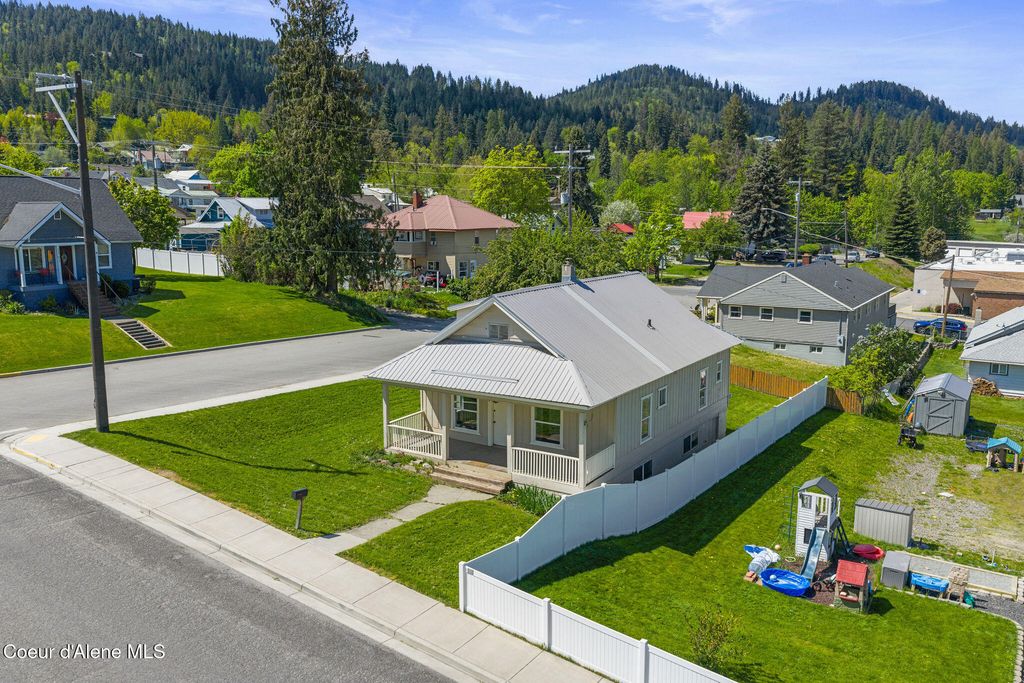 Photo of 141 13th St, St. Maries, ID 83861 (MLS # 26-4640)