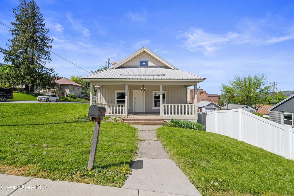 Photo of 141 13th St, St. Maries, ID 83861 (MLS # 26-4640)