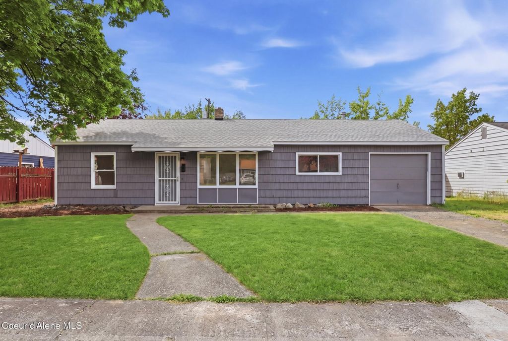 Photo of 5123 HOFFMAN PL, Spokane, WA 99205 (MLS # 26-5334)