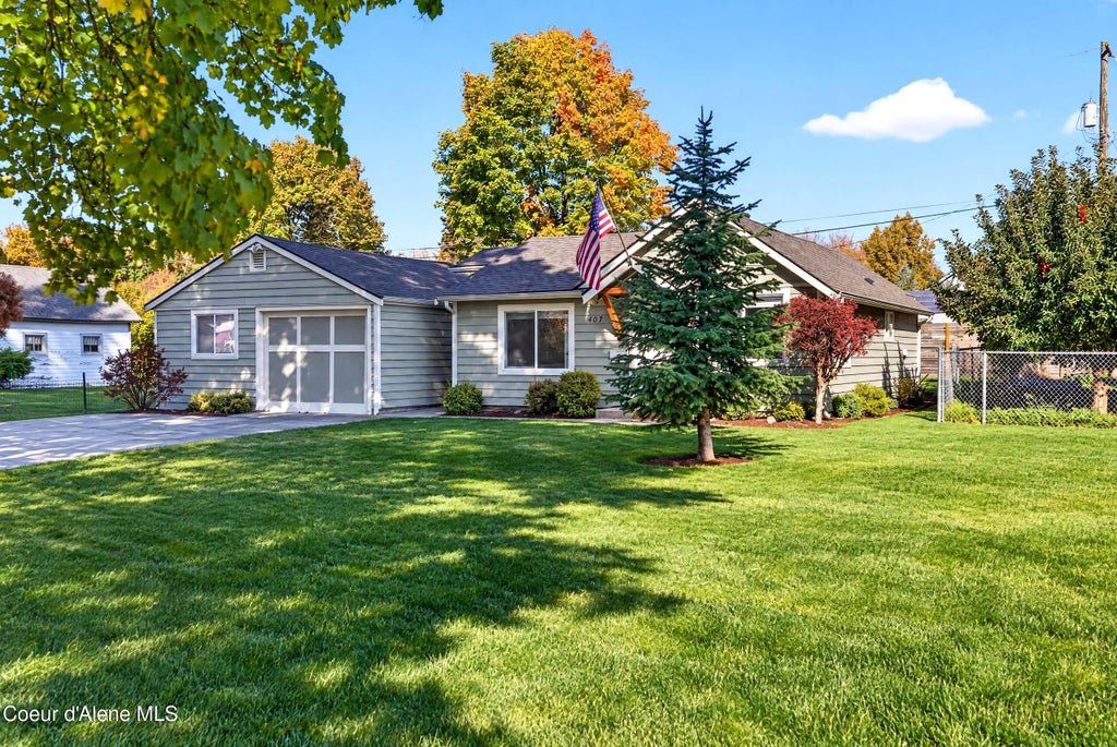 Photo of 407 Walnut Ave, Coeur dAlene, ID 83814 (MLS # 26-10477)