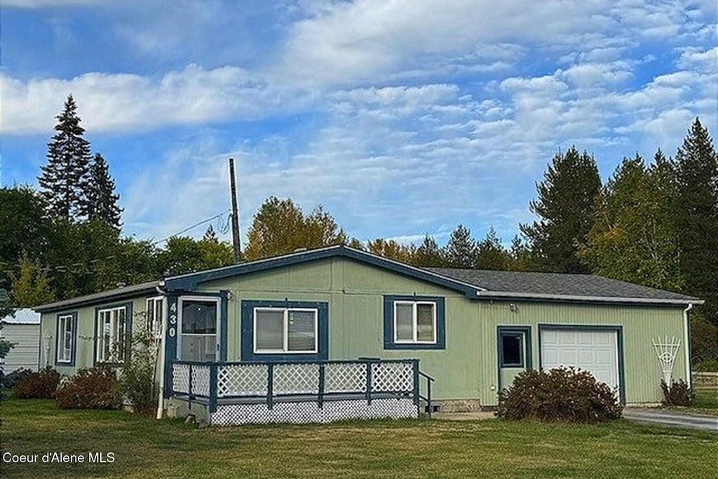 Photo of 430 6th St, Ponderay, ID 83852 (MLS # 25-10281)