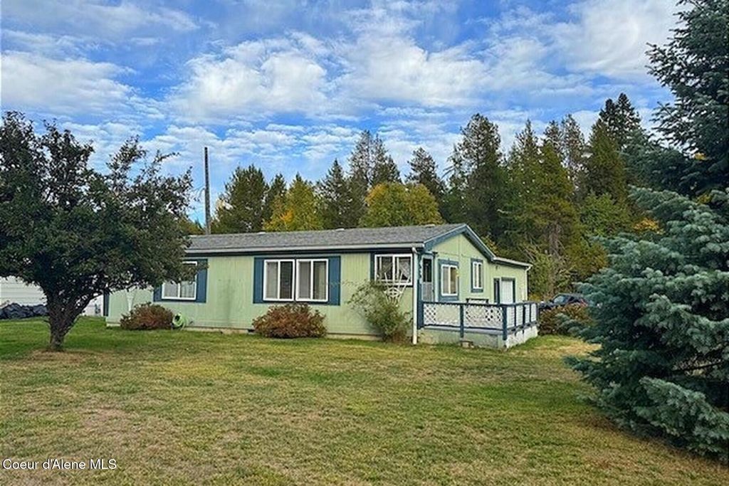 Photo of 430 6th St, Ponderay, ID 83852 (MLS # 25-10281)