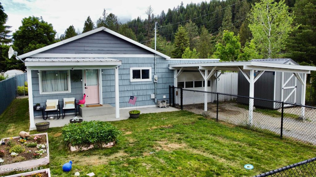 Photo of 306 Third St, Osburn, ID 83849 (MLS # 26-5670)