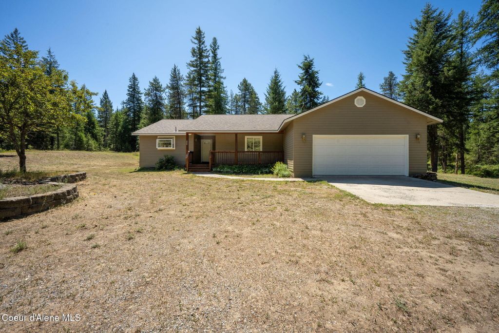 Photo of 32089 NEWMAN Dr, Spirit Lake, ID 83869 (MLS # 25-7822)