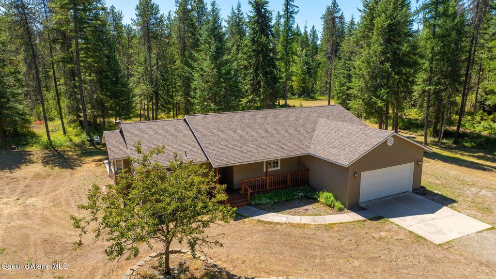 Photo of 32089 NEWMAN Dr, Spirit Lake, ID 83869 (MLS # 25-7822)