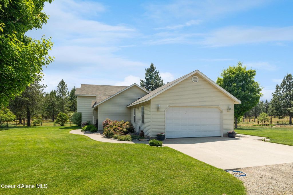 Photo of 30267 WHEATRIDGE Rd, Athol, ID 83801 (MLS # 25-6430)