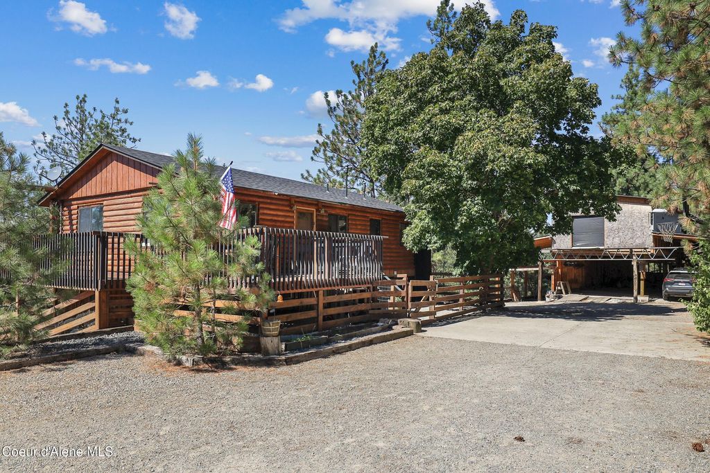 Photo of 15987 CHANTILLY Ln, Post Falls, ID 83854 (MLS # 26-3886)