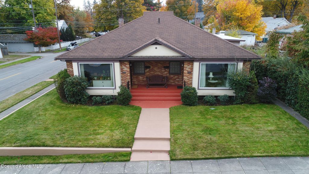 Photo of 1026 COEUR D ALENE Ave, Coeur dAlene, ID 83814 (MLS # 25-10559)