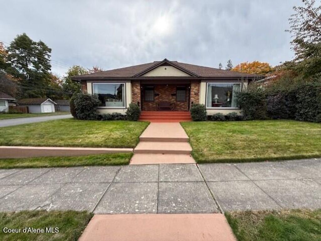 Photo of 1026 COEUR D ALENE Ave, Coeur dAlene, ID 83814 (MLS # 25-10559)