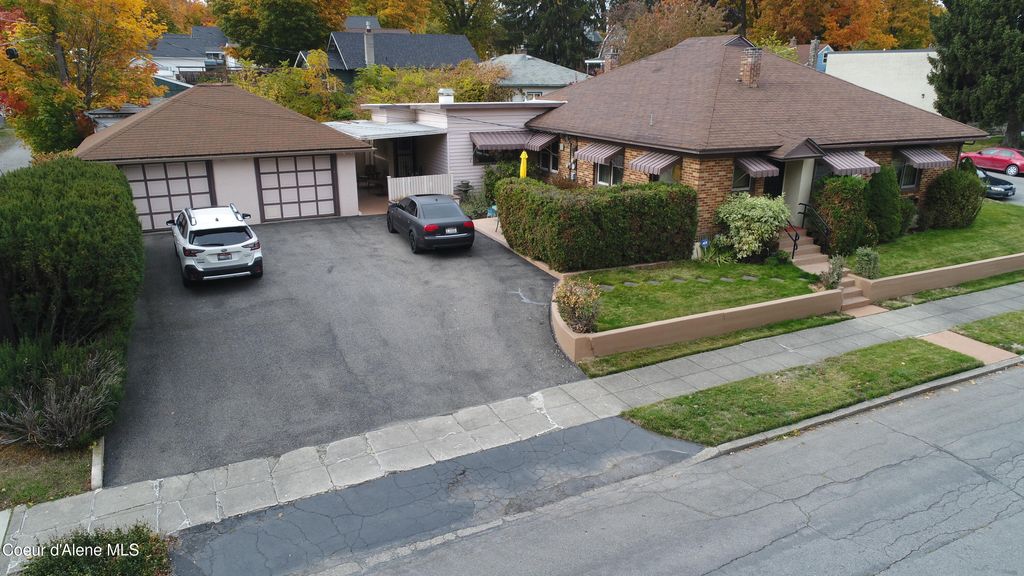 Photo of 1026 COEUR D ALENE Ave, Coeur dAlene, ID 83814 (MLS # 25-10559)