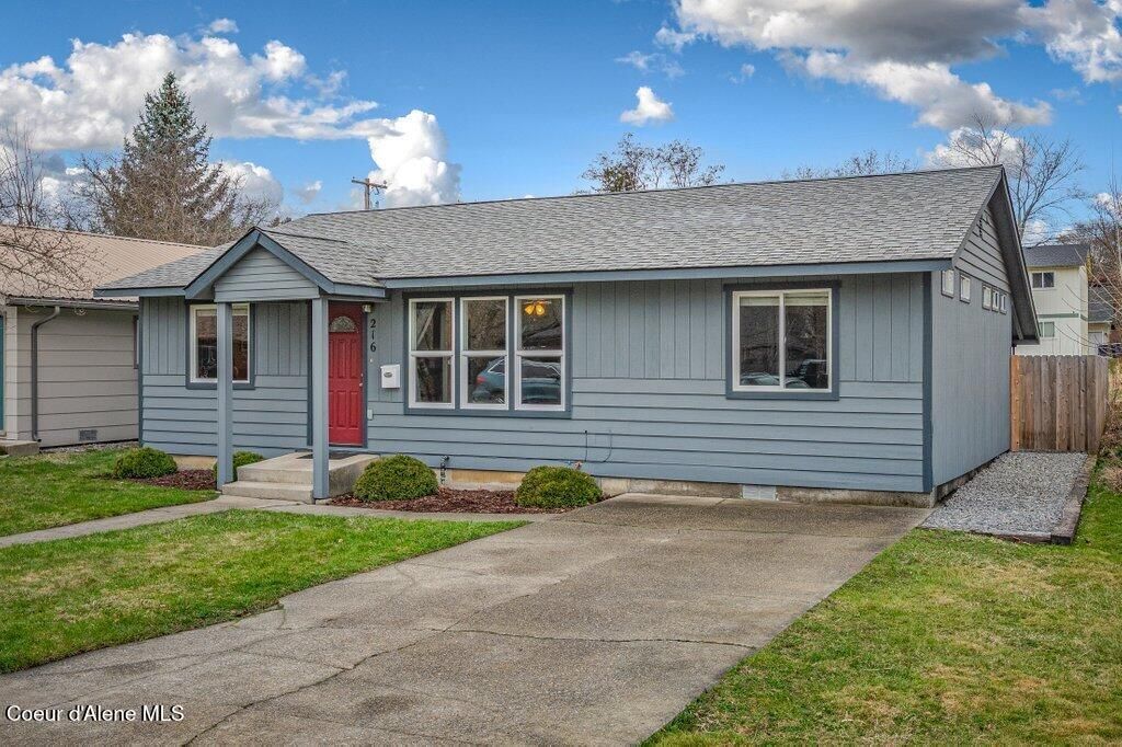Photo of 216 Second Ave, Sandpoint, ID 83864 (MLS # 26-2491)