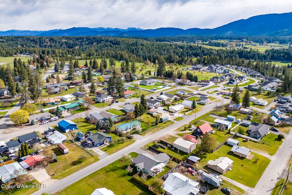 Photo of 372 Glidden Ave, Priest River, ID 83856 (MLS # 26-4112)