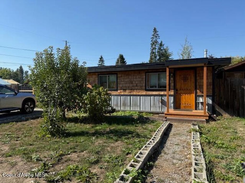 Photo of 907 Ruth, Sandpoint, ID 83864 (MLS # 25-9763)