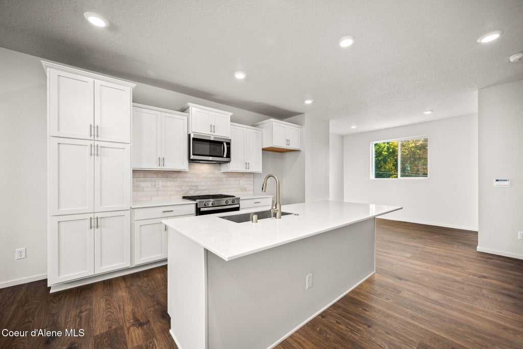 Photo of 1129 Pinewood, Coeur dAlene, ID 83814 (MLS # 26-10113)