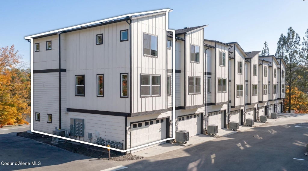 Photo of 1129 Pinewood, Coeur dAlene, ID 83814 (MLS # 26-10113)