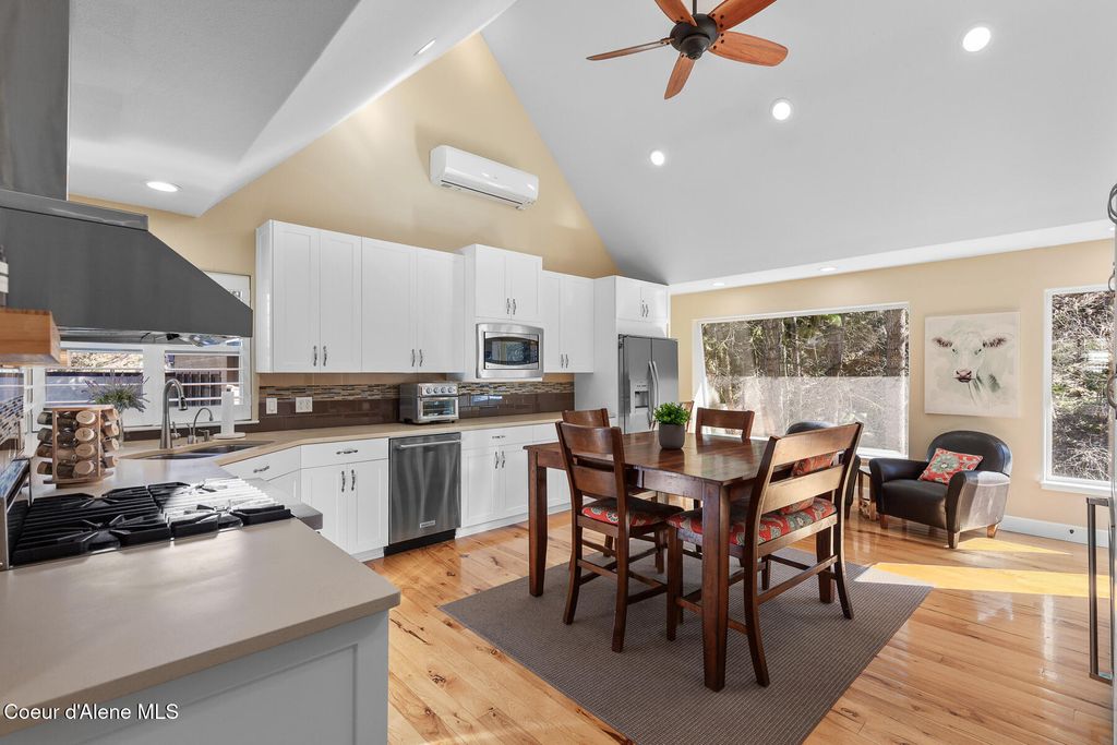 Photo of 612 14th St, Coeur dAlene, ID 83814 (MLS # 26-2709)