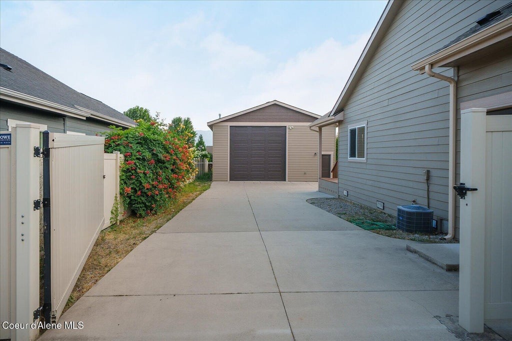 Photo of 1398 Watercress AVE, Post Falls, ID 83854 (MLS # 26-9072)