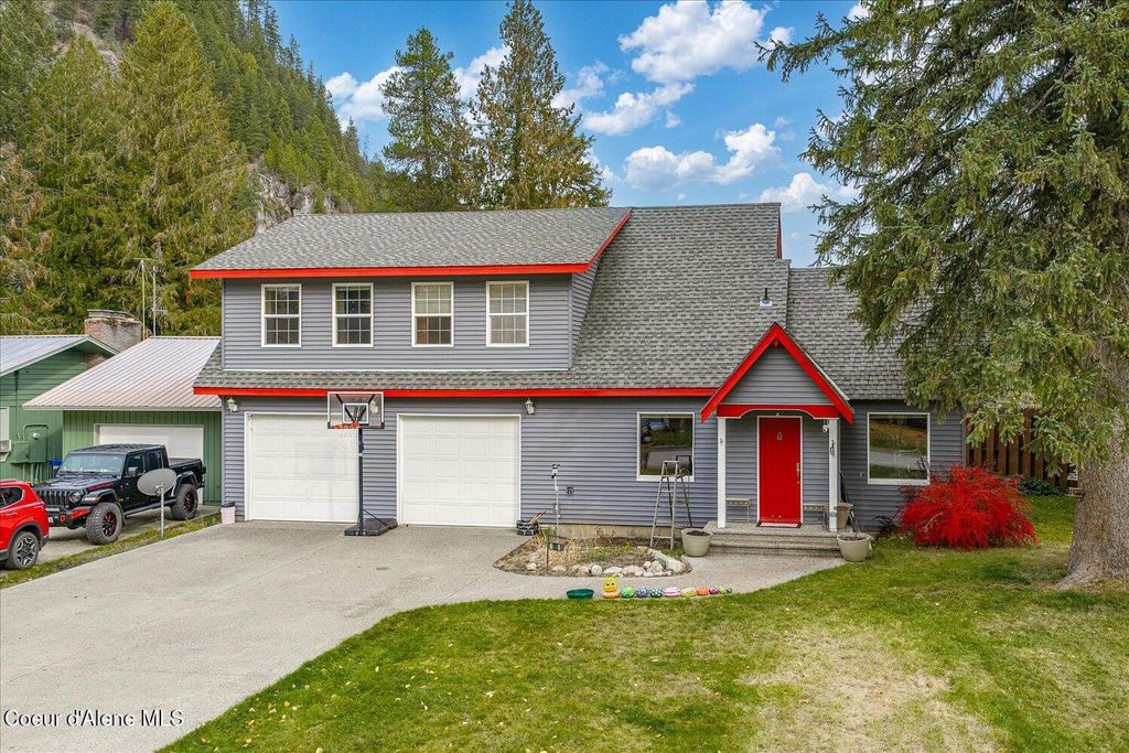 Photo of 105 Lehigh Ave, Metaline Falls, WA 99153 (MLS # 26-4616)