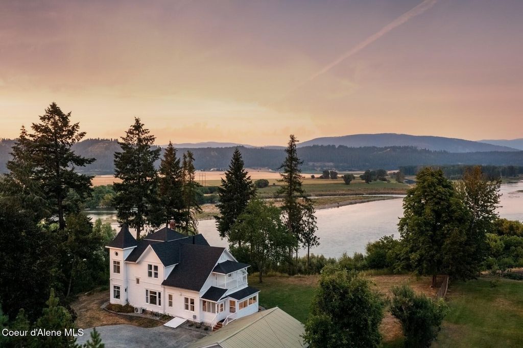 Photo of 6955 Apple Aly, Bonners Ferry, ID 83805 (MLS # 26-3386)