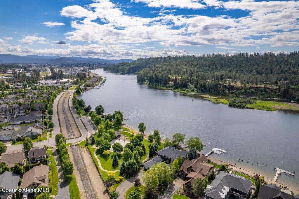 Photo of 4450 Greenchain LOOP #7, Coeur dAlene, ID 83814 (MLS # 26-5760)