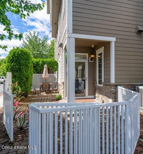 Photo of 4450 Greenchain LOOP #7, Coeur dAlene, ID 83814 (MLS # 26-5760)